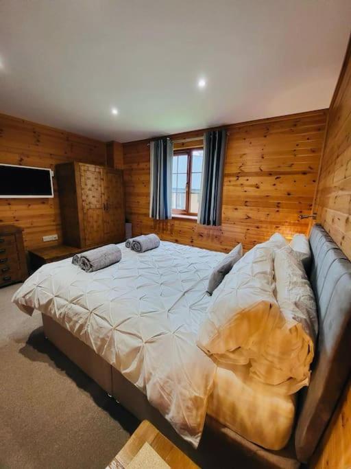 Artro Lodge Luxury 3 Bedroom, 3 Bathroom & Hot Tub Llanbedr  Exterior foto